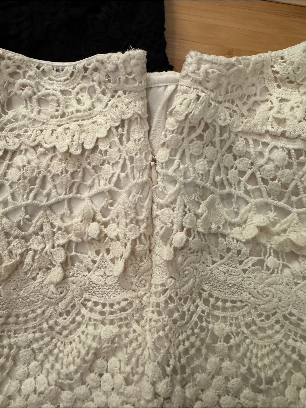 Kimchi Blue Lace Overlay Women’s Shorts — Black and Cream, size 6 - Picture 4 of 6